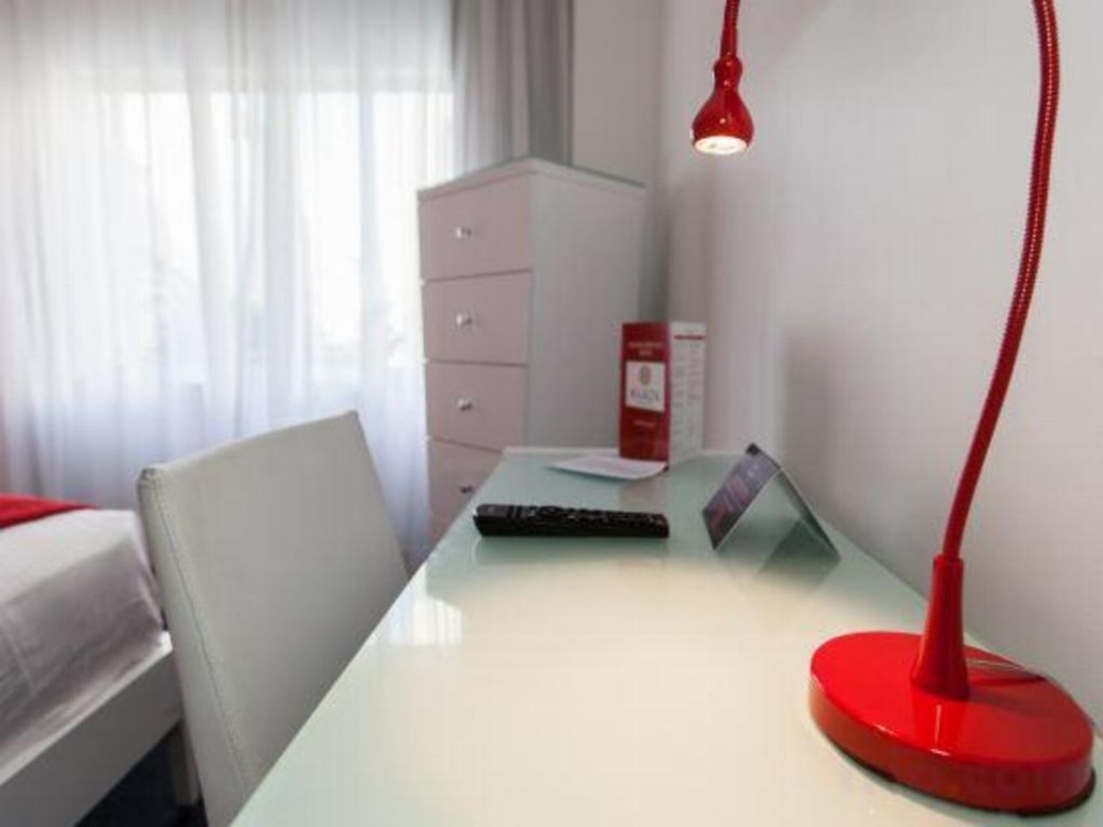 Red South Beach Hotel Image 11